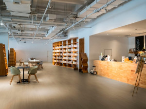 Пол SPC под дерево