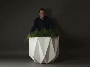 Adam Christopher Сеялка из цементных материалов