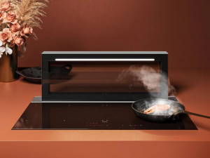 Вытяжка из алюминия и стекла