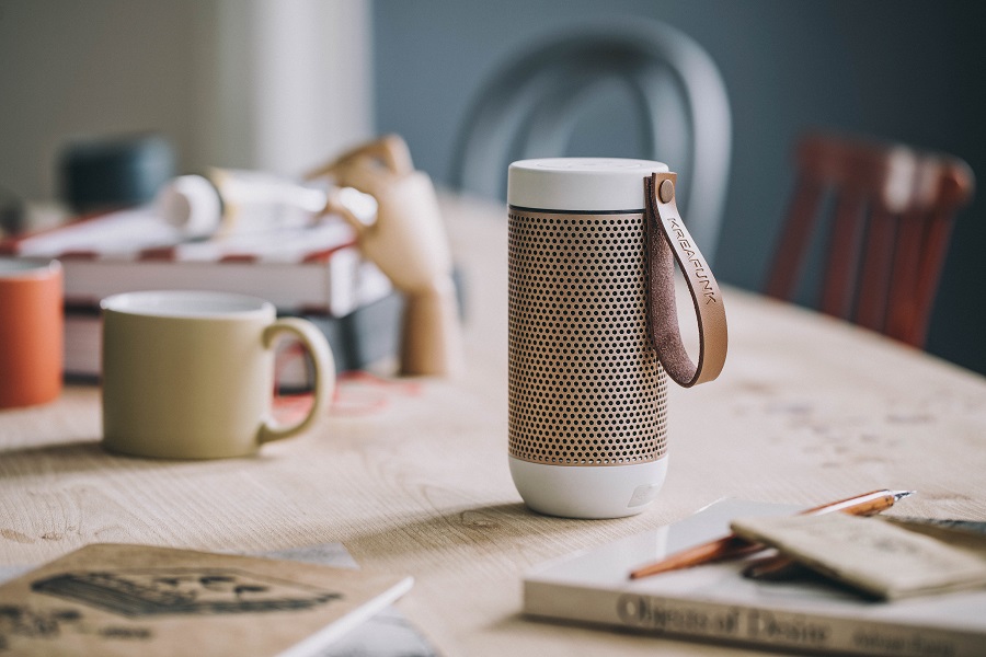 Колонка беспроводная с ремешком aFUNK, белая с бронзой KREAFUNK KFCD01 - Вид №2