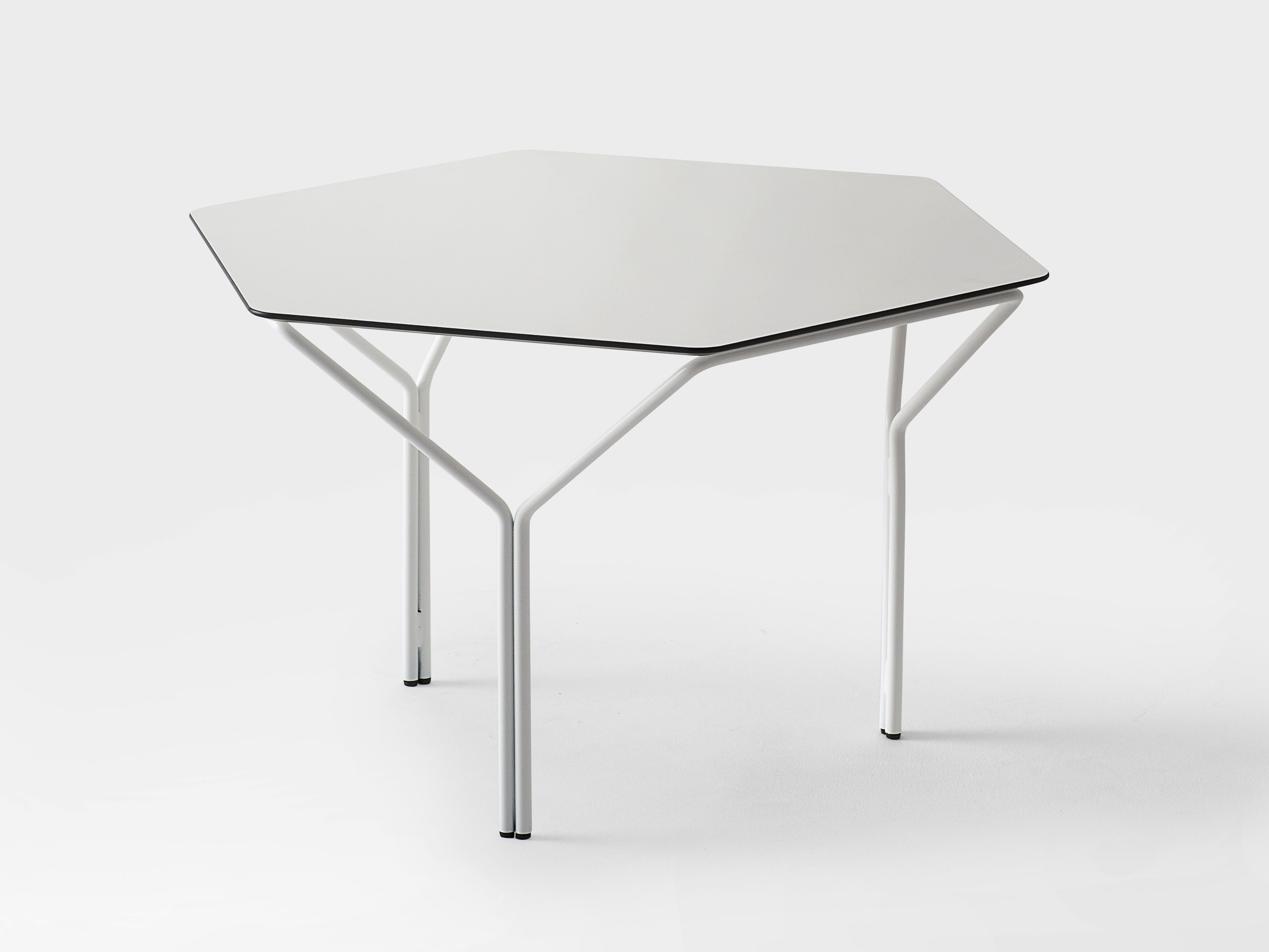 Деревянный шестиугольный журнальный столик Kastel Kyu ARCH-00123979