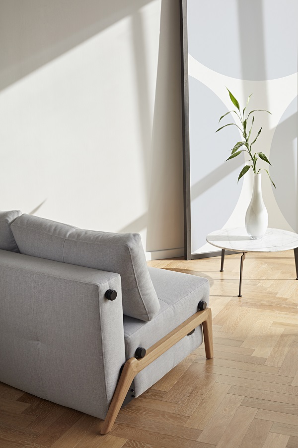 Диван Cubed 140 с подушками и деревянными ножками, гранит Innovation Living CUBEDS8 - Вид №1