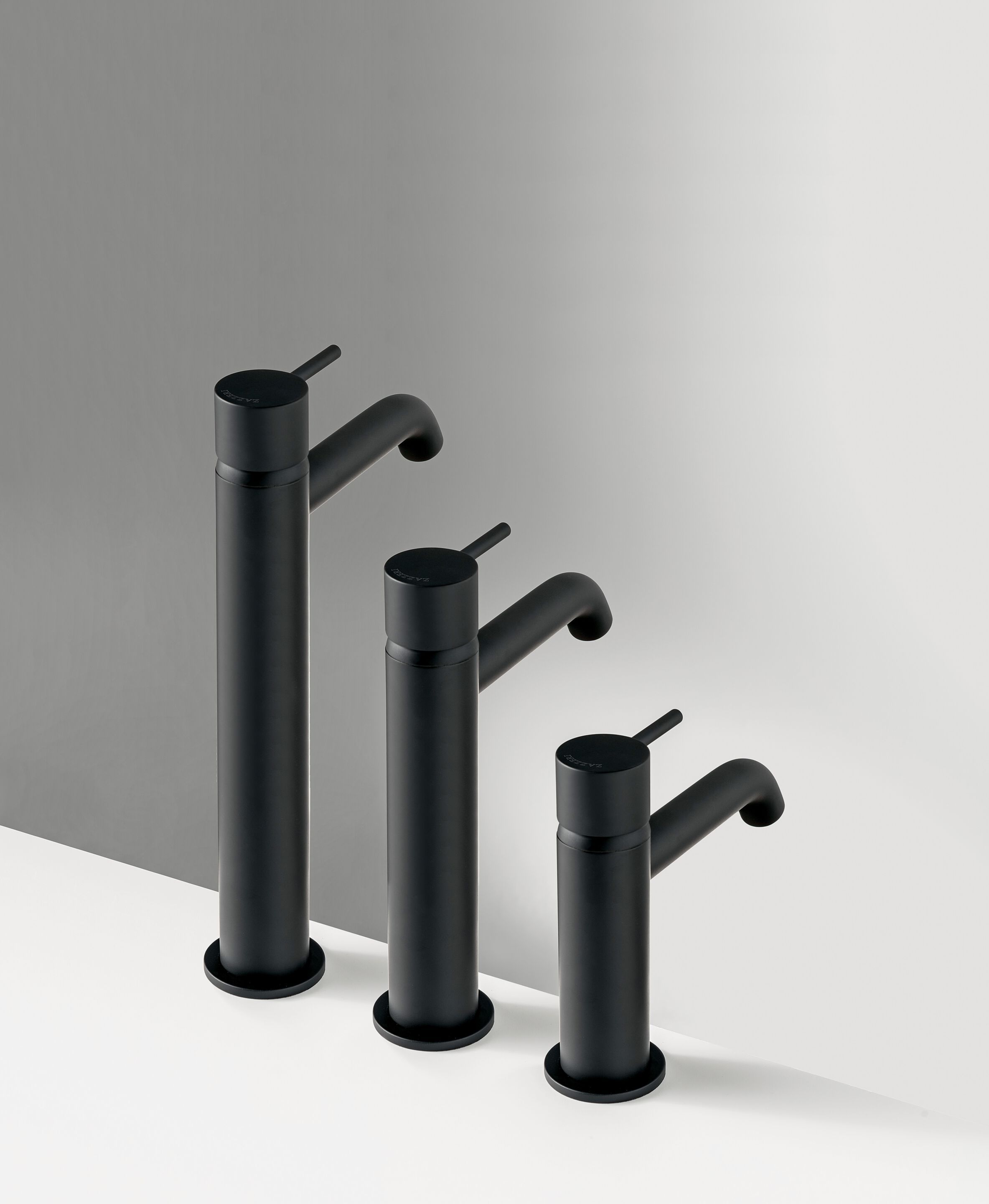 Однорычажный смеситель для раковины с одним отверстием Zazzeri мода ARCH-00007444 - Вид №1