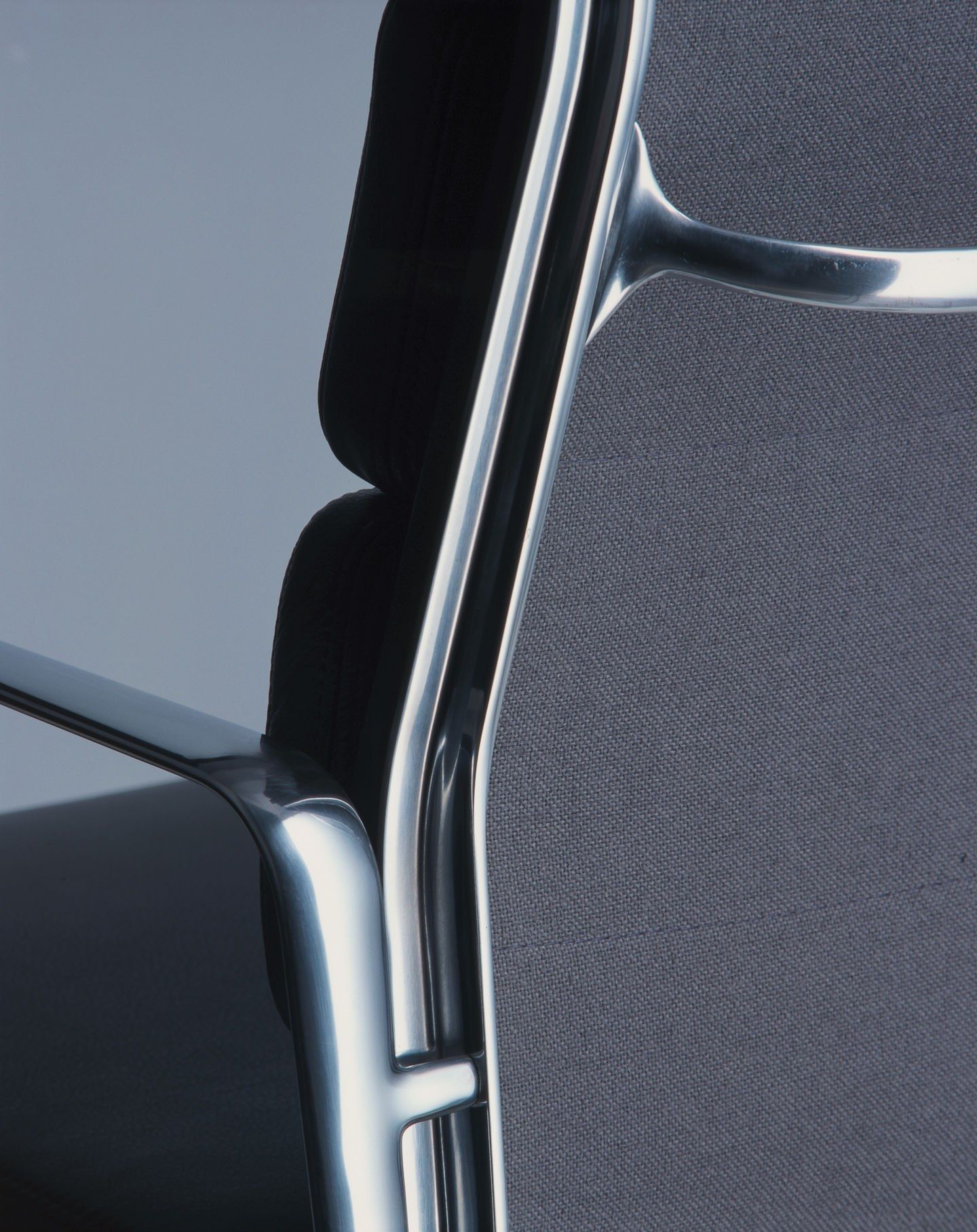 Кожаный стул с подлокотниками VITRA Eames Soft Pad Group ARCH-00088842 - Вид №27