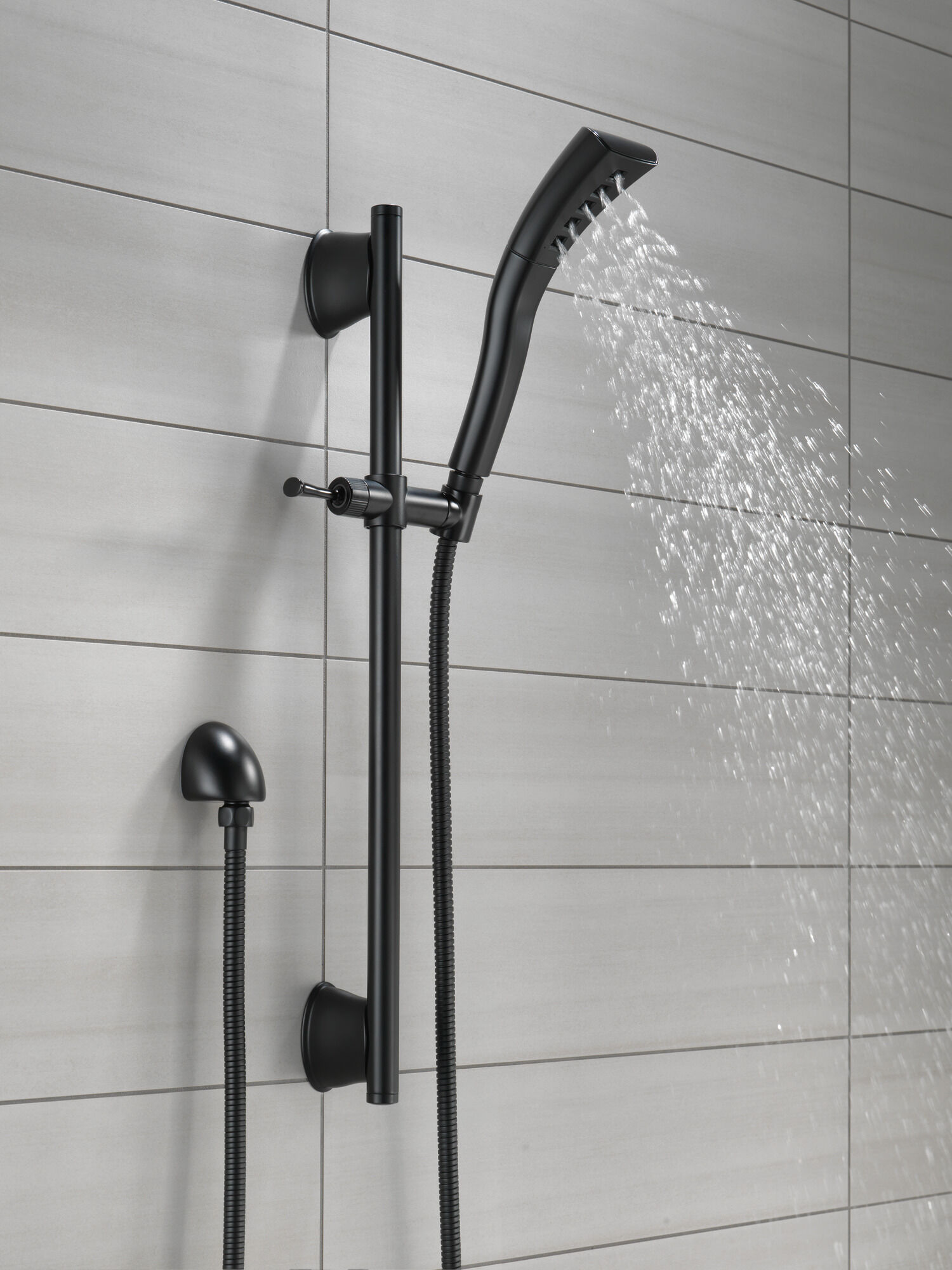Ручной душ H2Okinetic Slide Bar с одинарной настройкой Delta Faucet 51579-BL - Вид №2