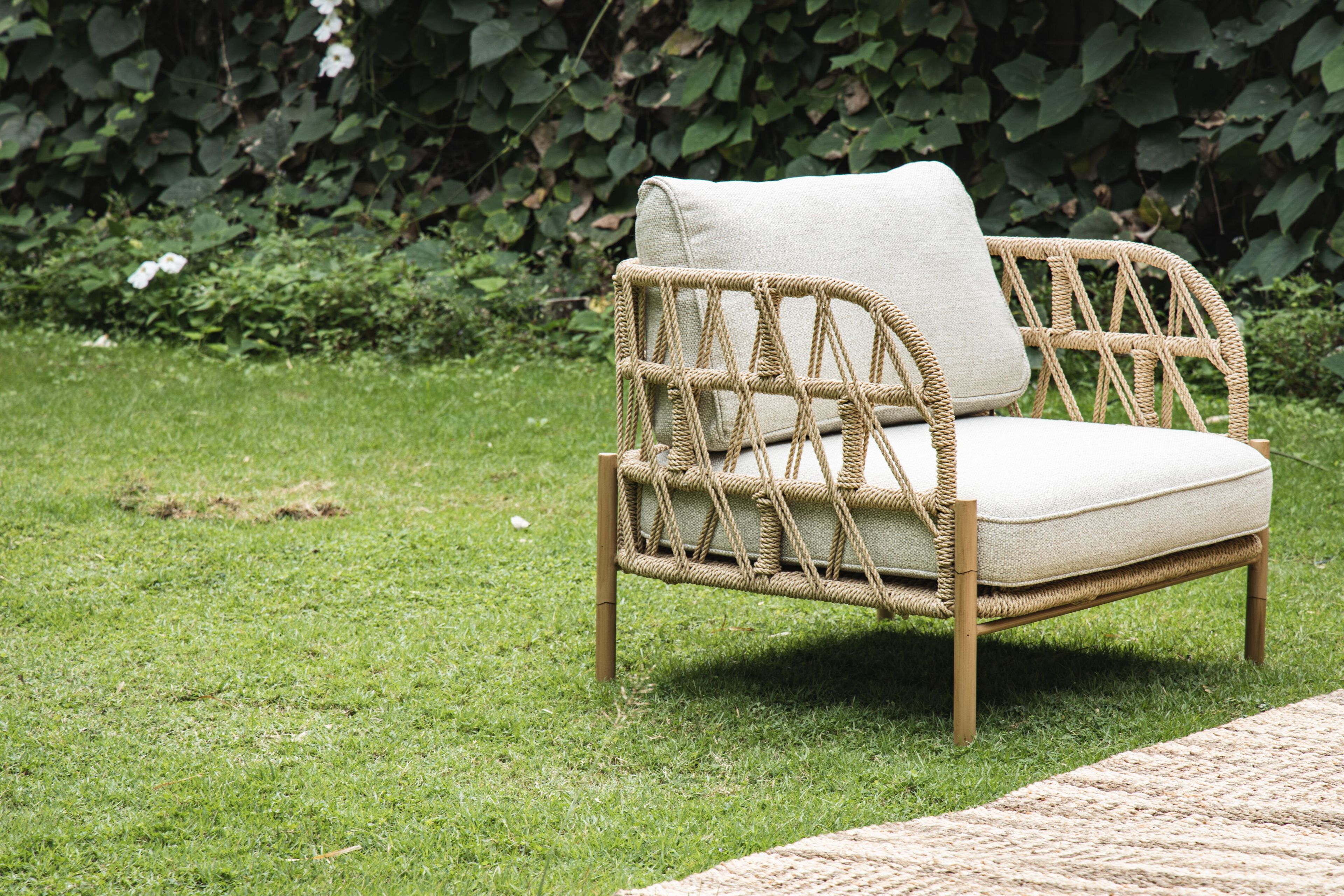 Тканевое садовое кресло с подлокотниками cbdesign Giorgia ARCH-00065615 - Вид №1