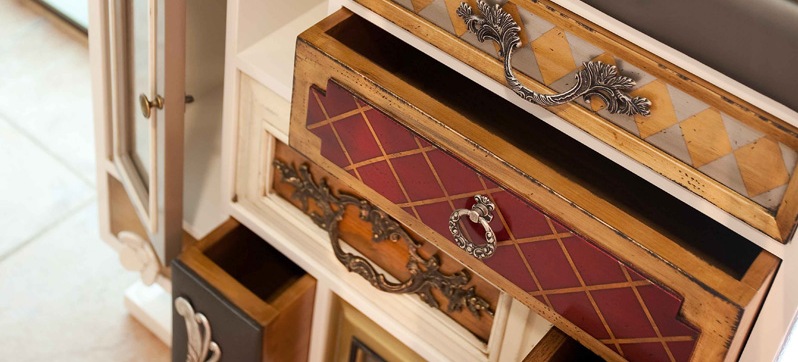 001022 Высокий комод Lola Glamour Punk Santreyd