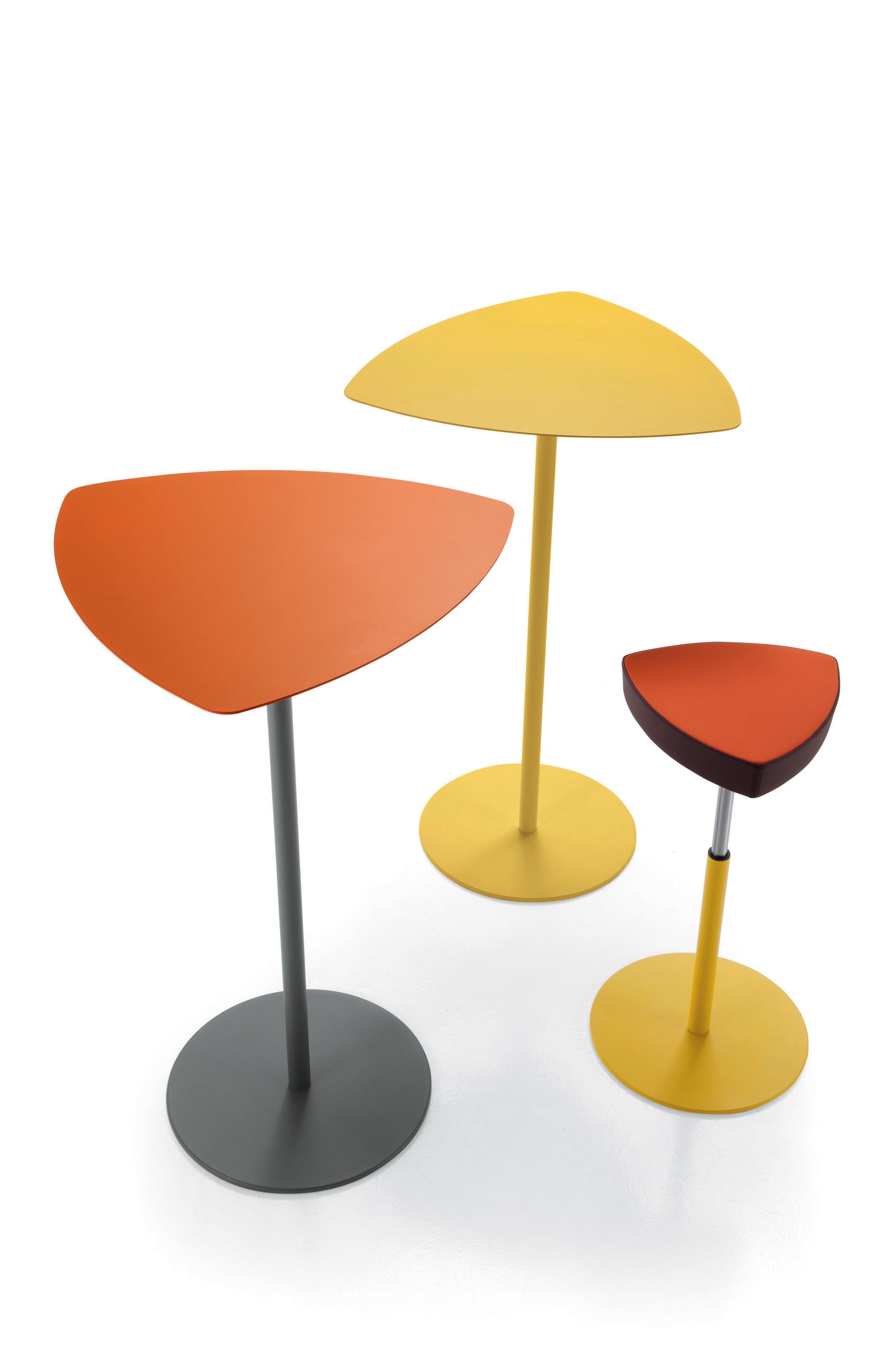 Высокий треугольный стол Kastel KENSHO ARCH-00007479