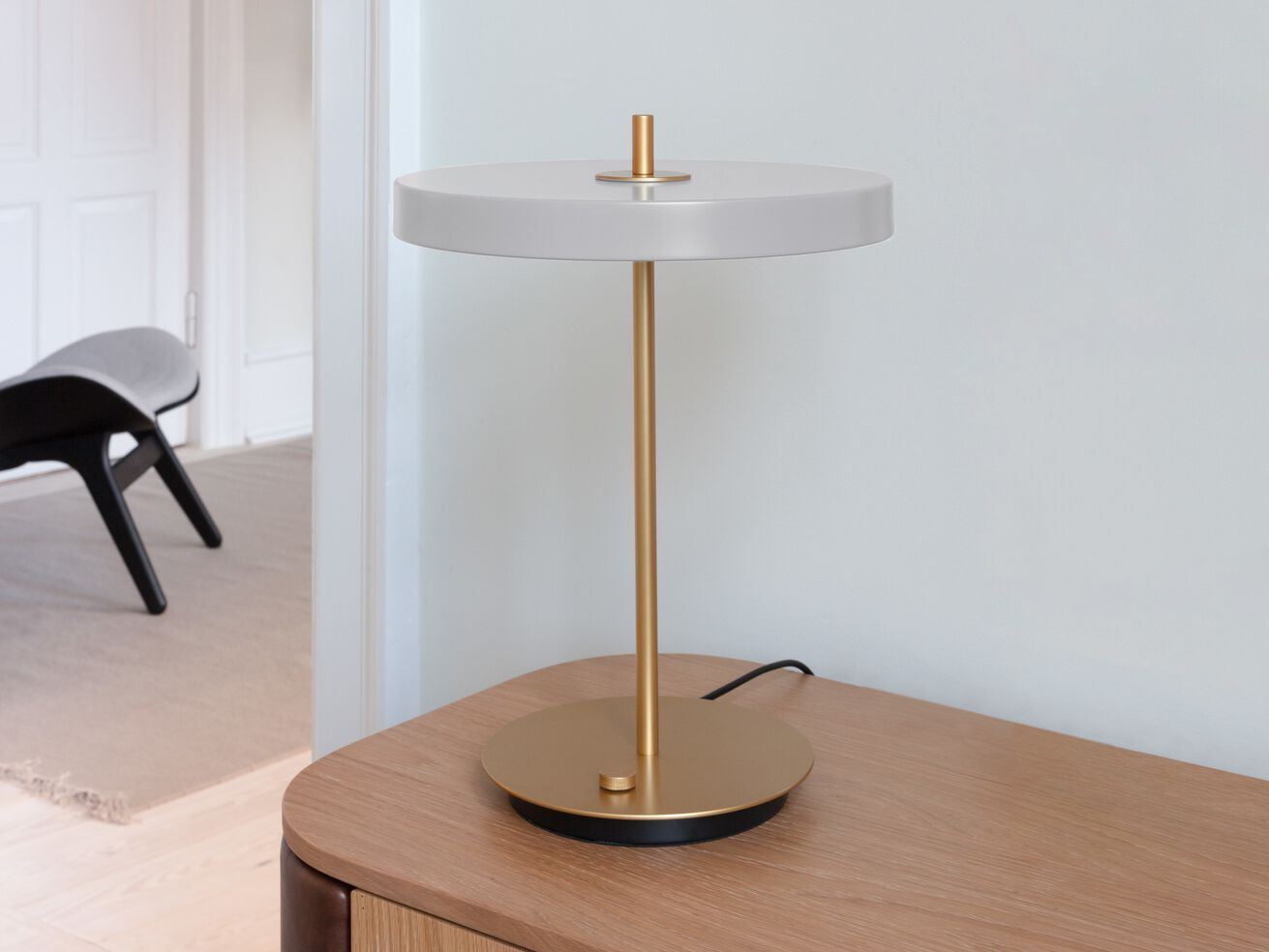 Алюминиевая светодиодная настольная лампа UMAGE Asteria ARCH-00085781 - Вид №1