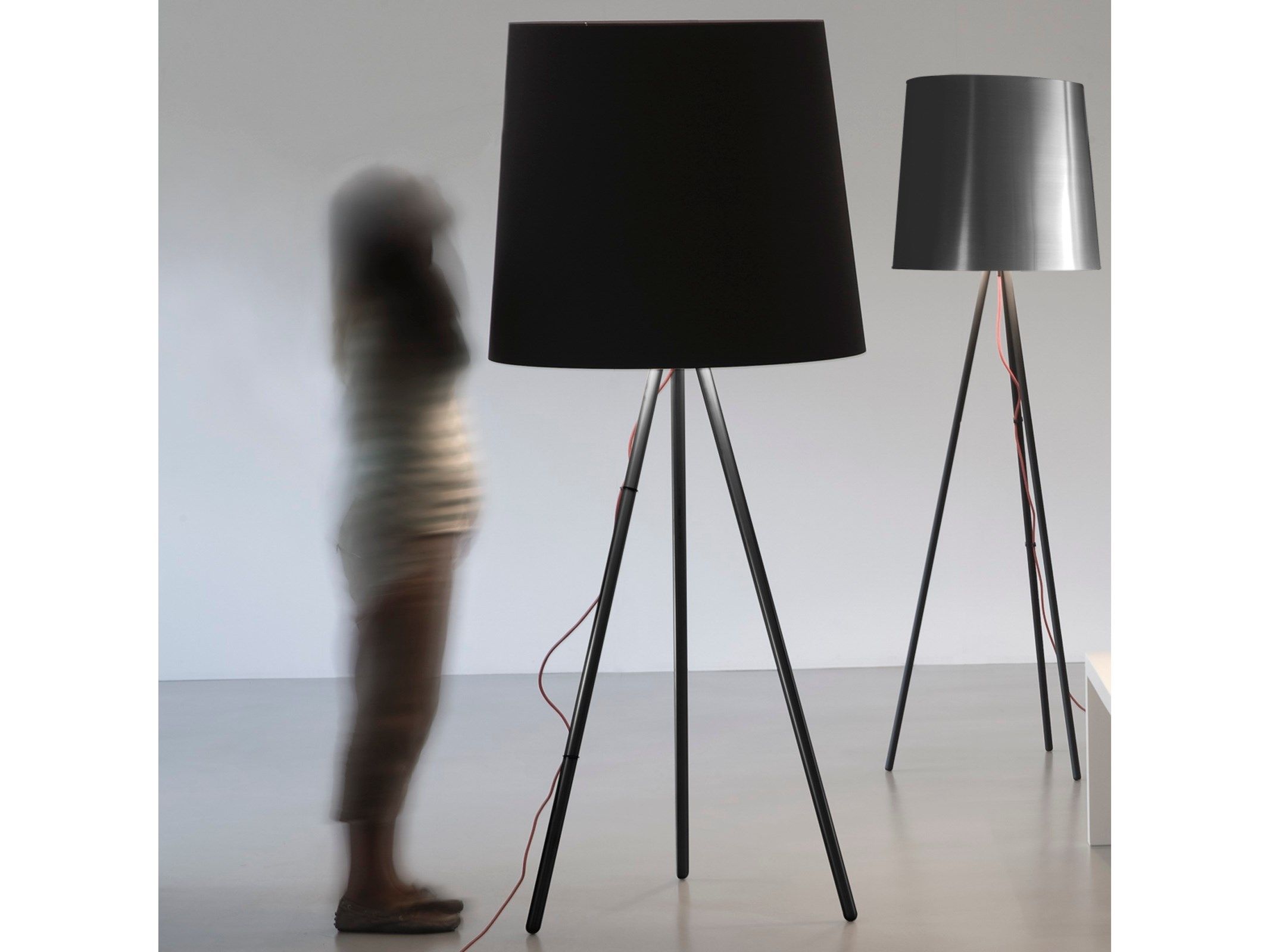 Металлическая напольная лампа с тканевым абажуром Martinelli Luce Eva ARCH-00144015