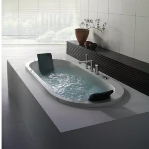 Ванна встраиваемая с аэро и гидромассажем Yuma 180 см