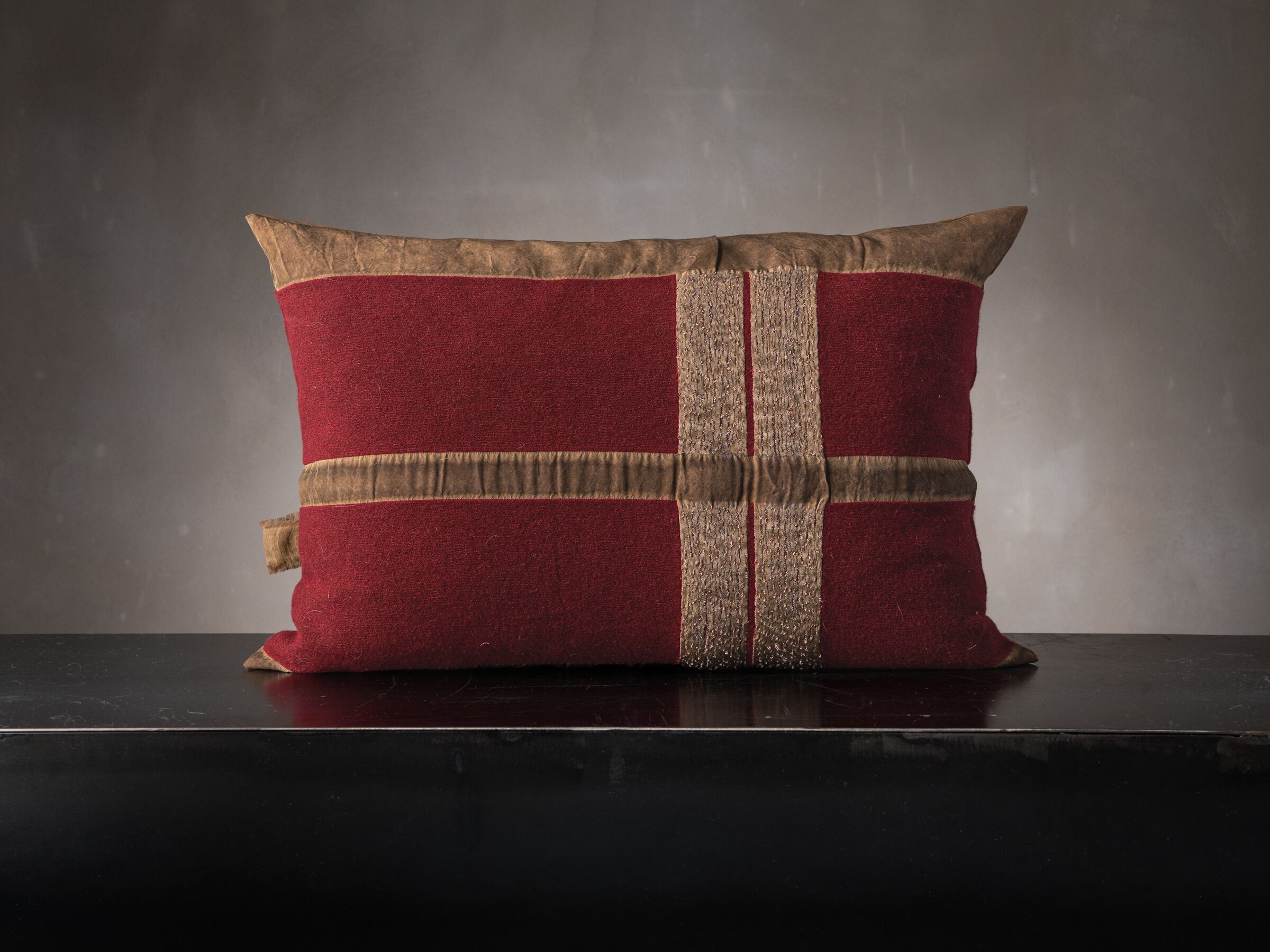 Прямоугольная подушка из вискозы и хлопка The House of Lyria BERING ARCH-00153374 - Вид №1