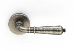 Pasini Ручка из латуни на розетке Mod. 800 0031