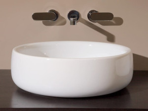 Керамическая круглая раковина с одной столешницей