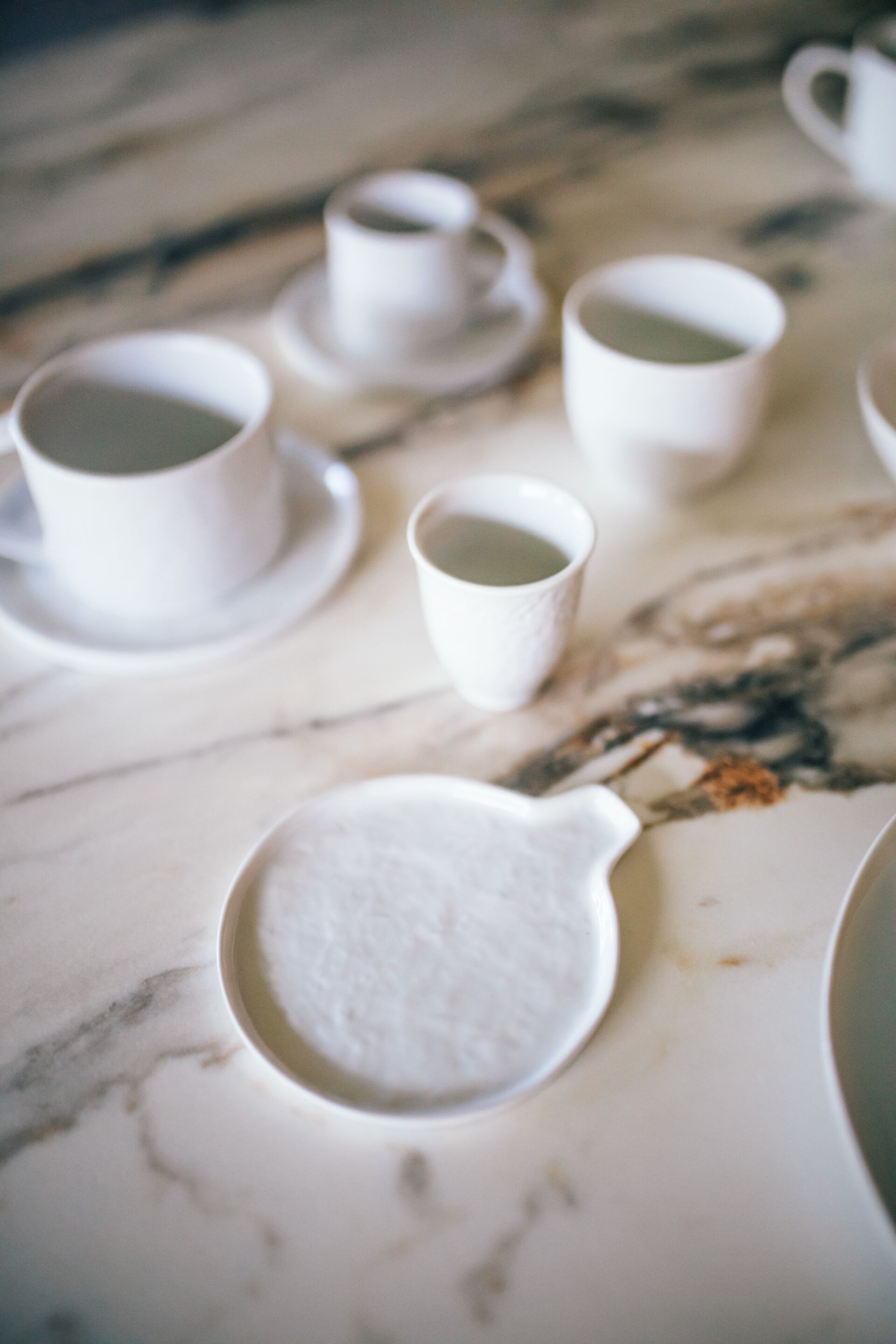 Фарфоровая круглая тарелка POMAX Porcelino White ARCH-00028667 - Вид №3