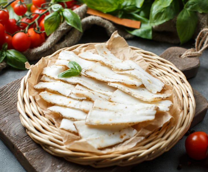 6686 Сало по-домашнему с чесноком и черным перцем (нарезка) Вкусляндия  - Вид №1