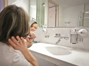 Mobeli Круглое зеркало с присоской для ванной  14002-09s