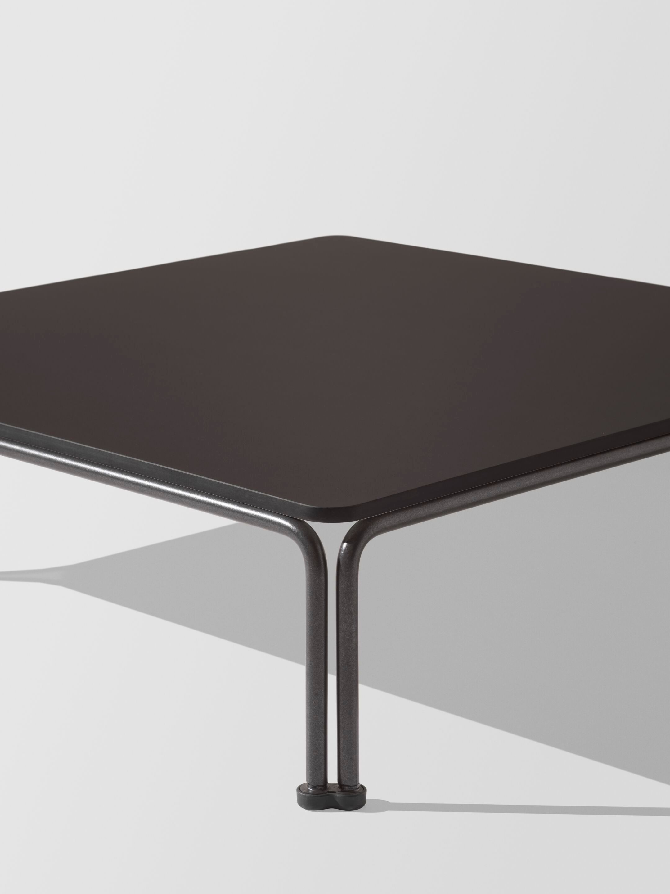 Низкий квадратный журнальный столик Et al Ari ARCH-00126996