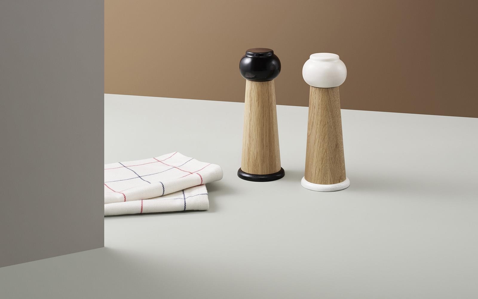 5001066 Barrel Pepper Mill Small Black Normann Копенгаген Normann Copenhagen  - Вид №1