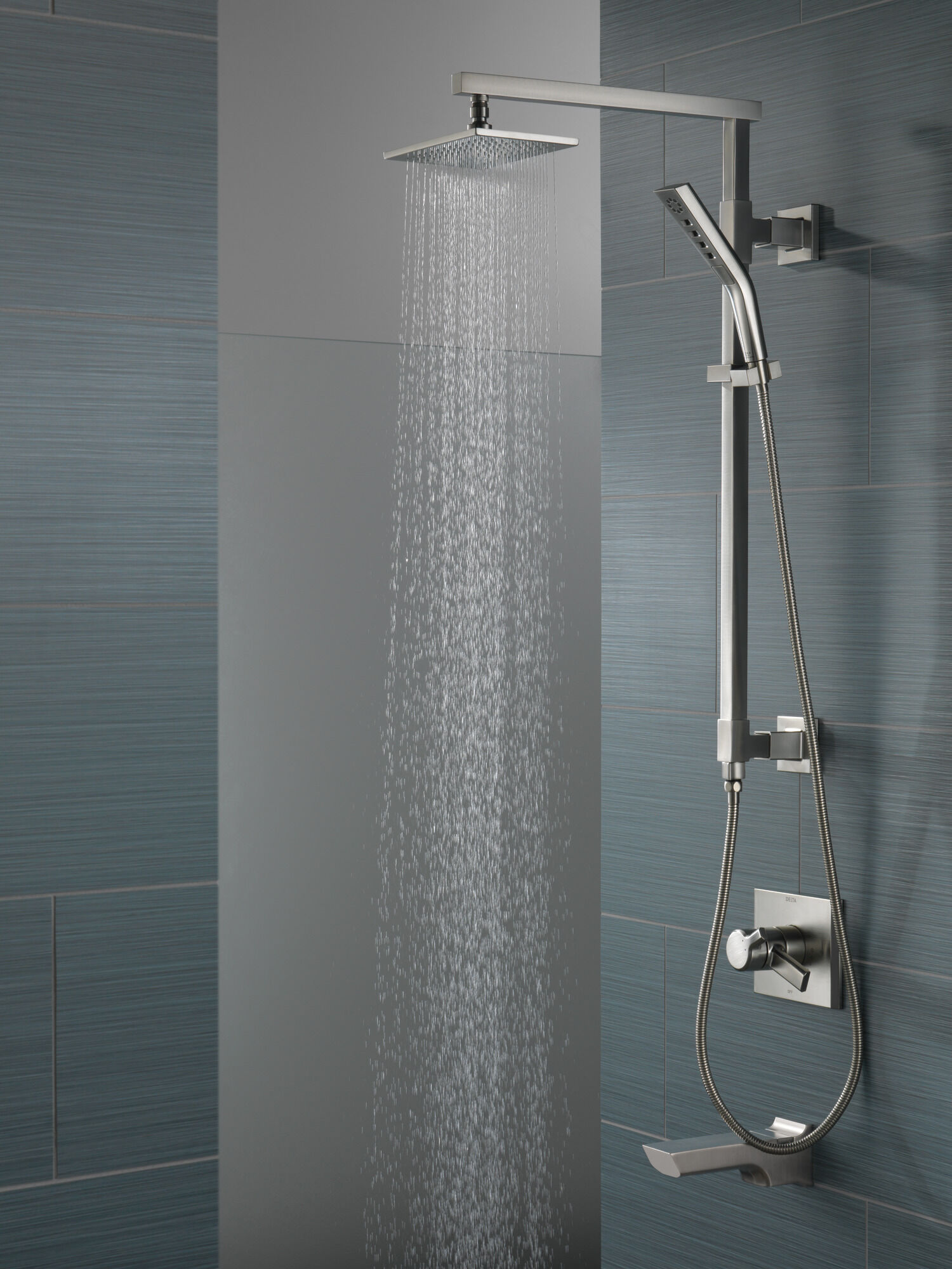 H2Okinetic® Ручной душ с 3 настройками Delta Faucet 59799-SS-PK - Вид №1