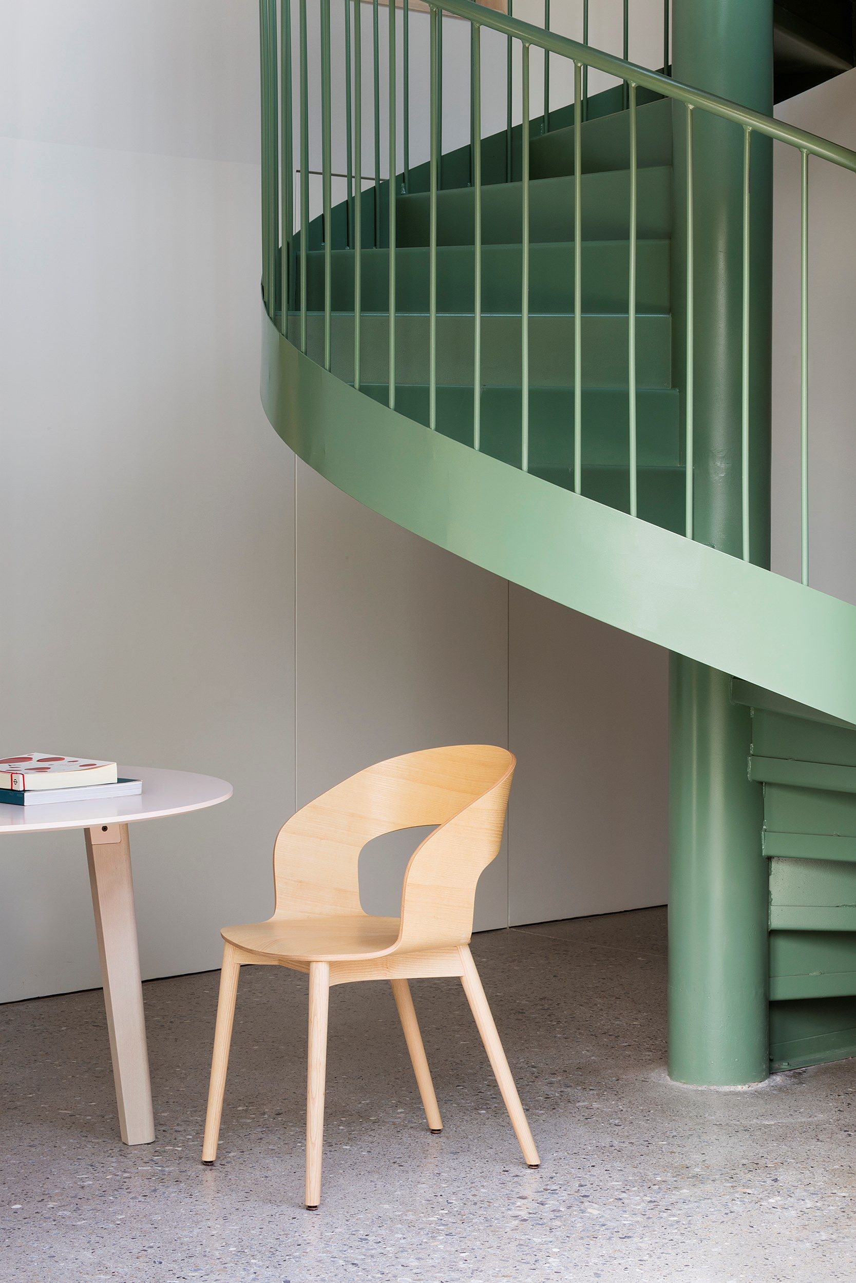 Стул из ясеня с подлокотниками Vergés Goose ARCH-00122147 - Вид №12