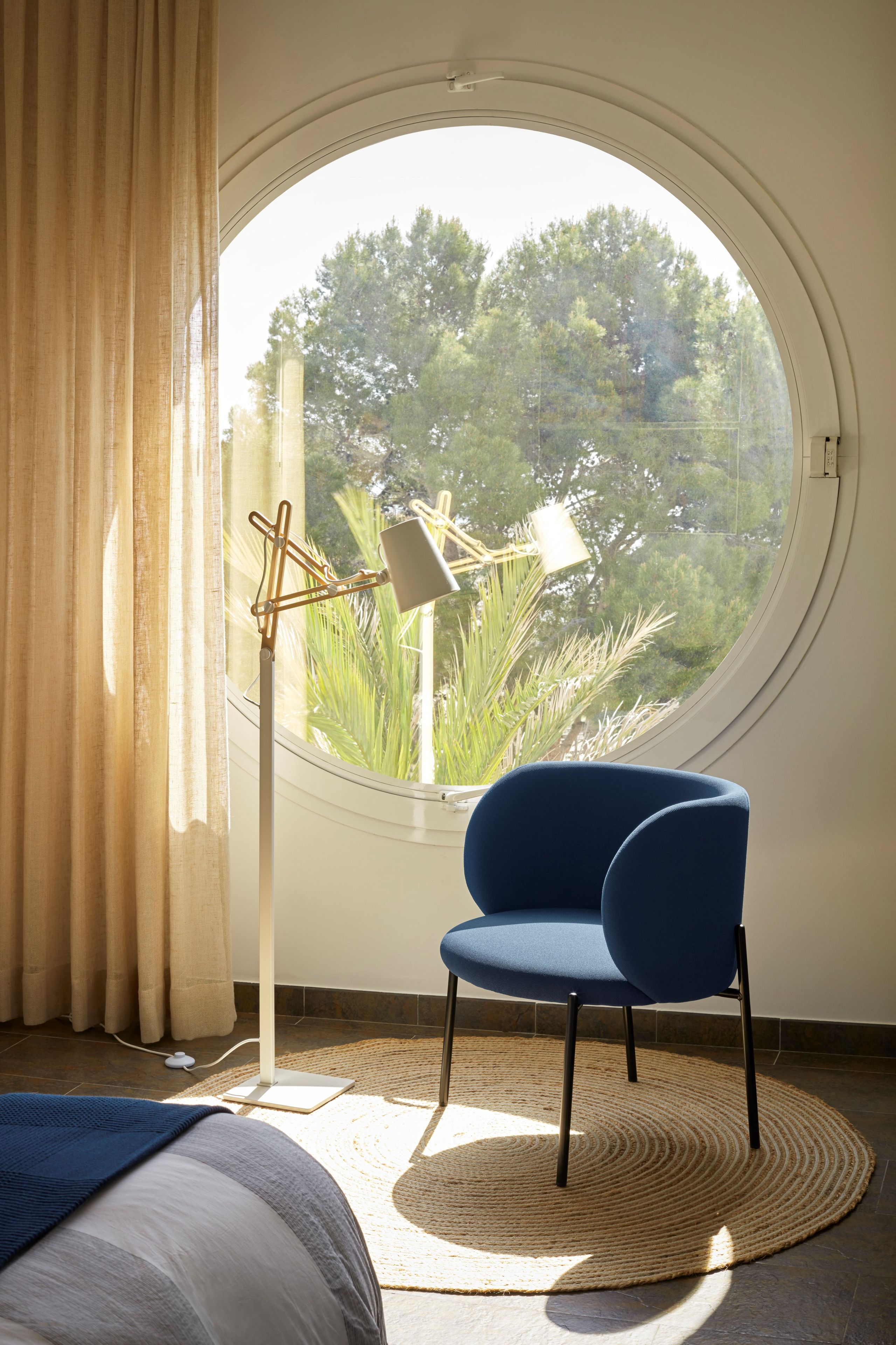 Полиэфирное кресло с подлокотниками TEULAT Mogi ARCH-00040113 - Вид №22