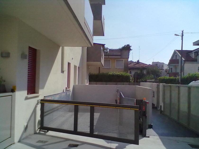 CARMEC Металлические распашные ворота с электроприводом Portoni e cancelli sun-id-1507548 - Вид №3