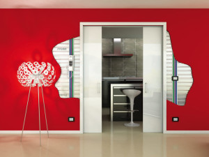 Подрамник для раздвижных дверей с проходом для жгута проводов