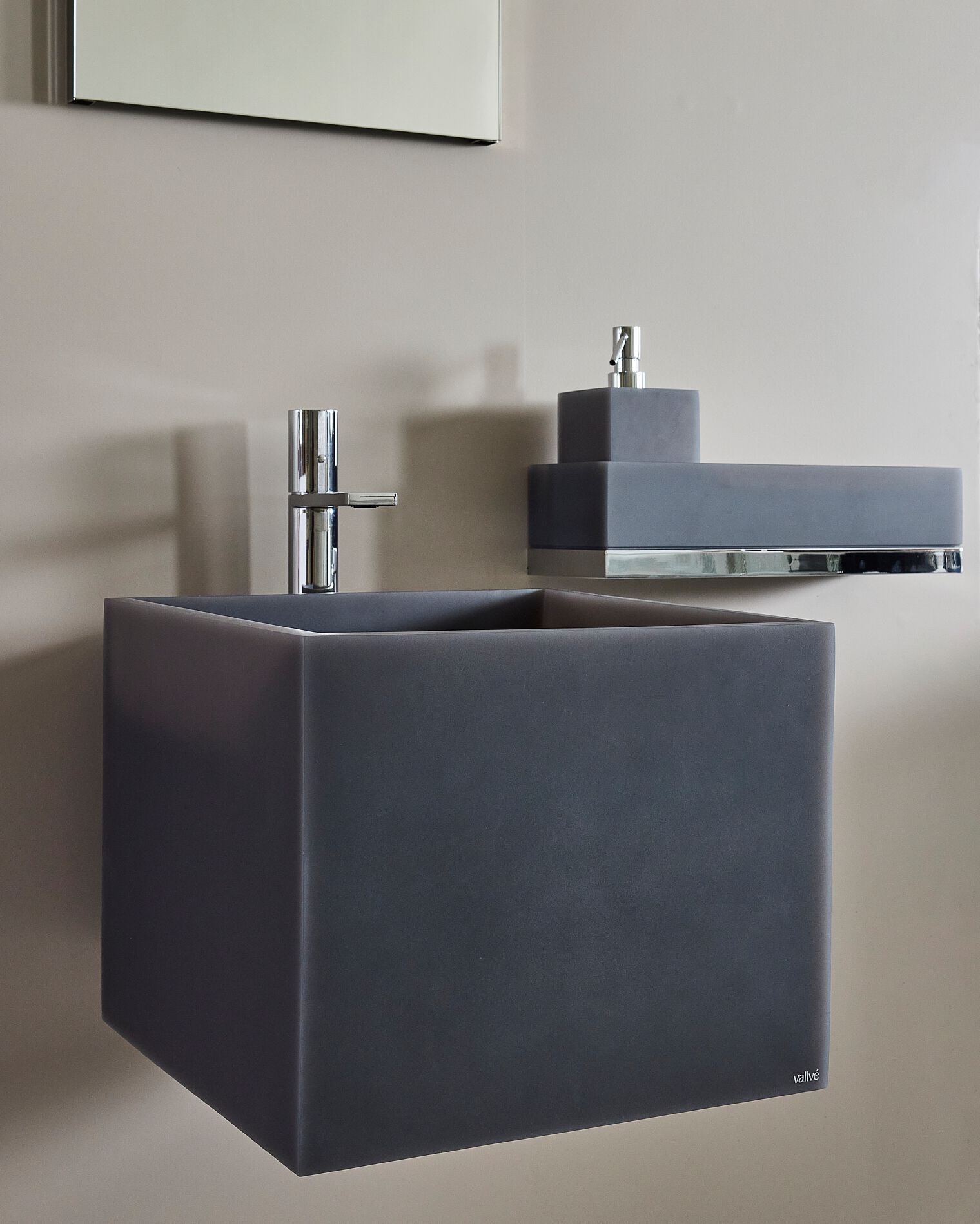 Квадратный подвесной умывальник из смолы Vallvé WALL ARCH-00143071 - Вид №8