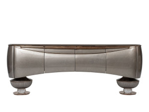 Шкаф с распашными дверями