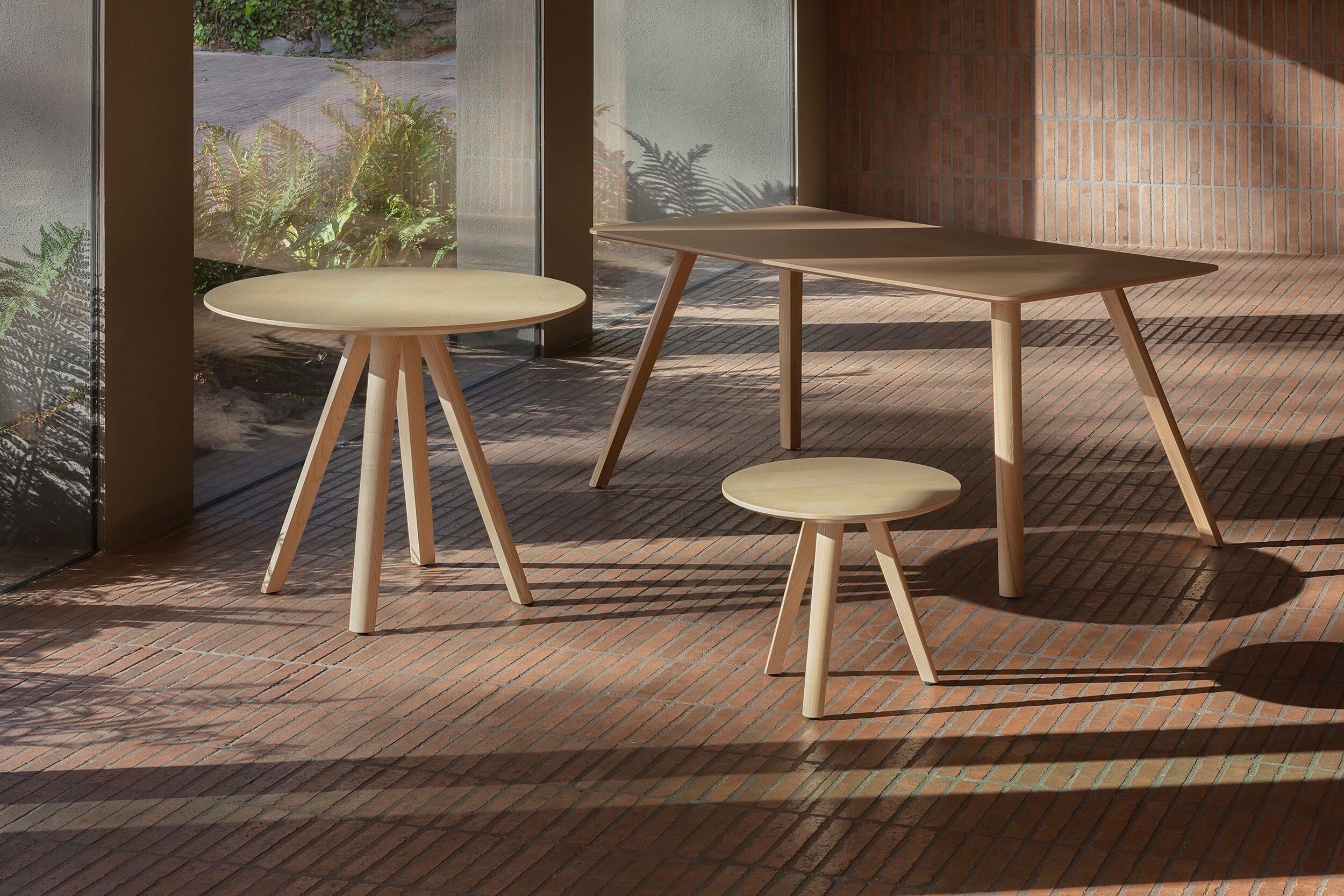 Круглый стол из МДФ Vergés Тау ARCH-00142509 - Вид №1