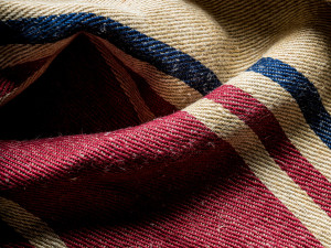 Льняная полосатая ткань