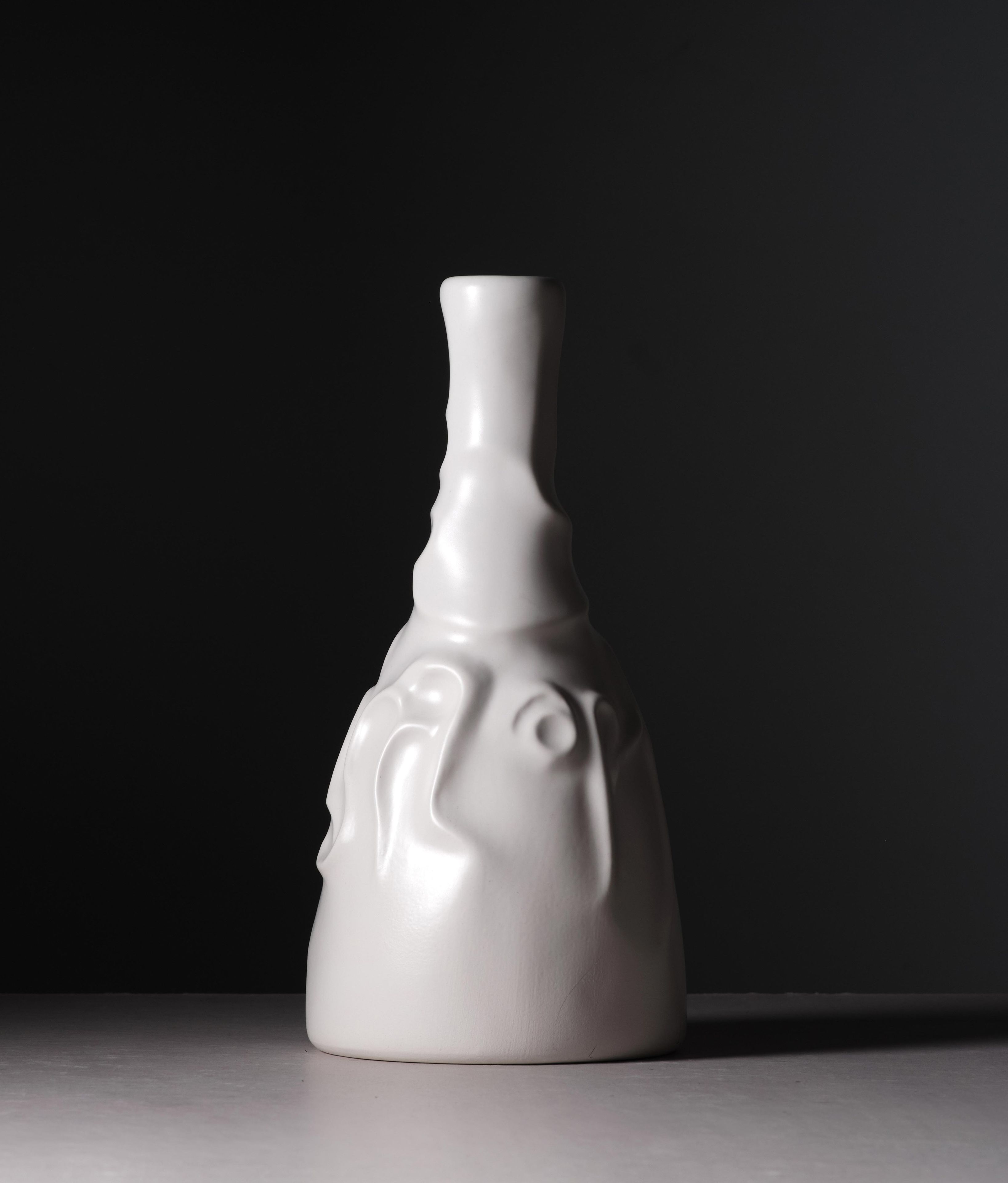 Матовая белая глазурованная керамическая скульптурная бутылка BD Barcelona CASA DE FAMILIA ARCH-00018997 - Вид №5