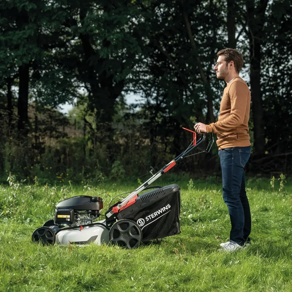 Бензиновая самоходная газонокосилка STERWINS с мульчированием и травосборником 84491063 STLM-0963465 - Вид №10