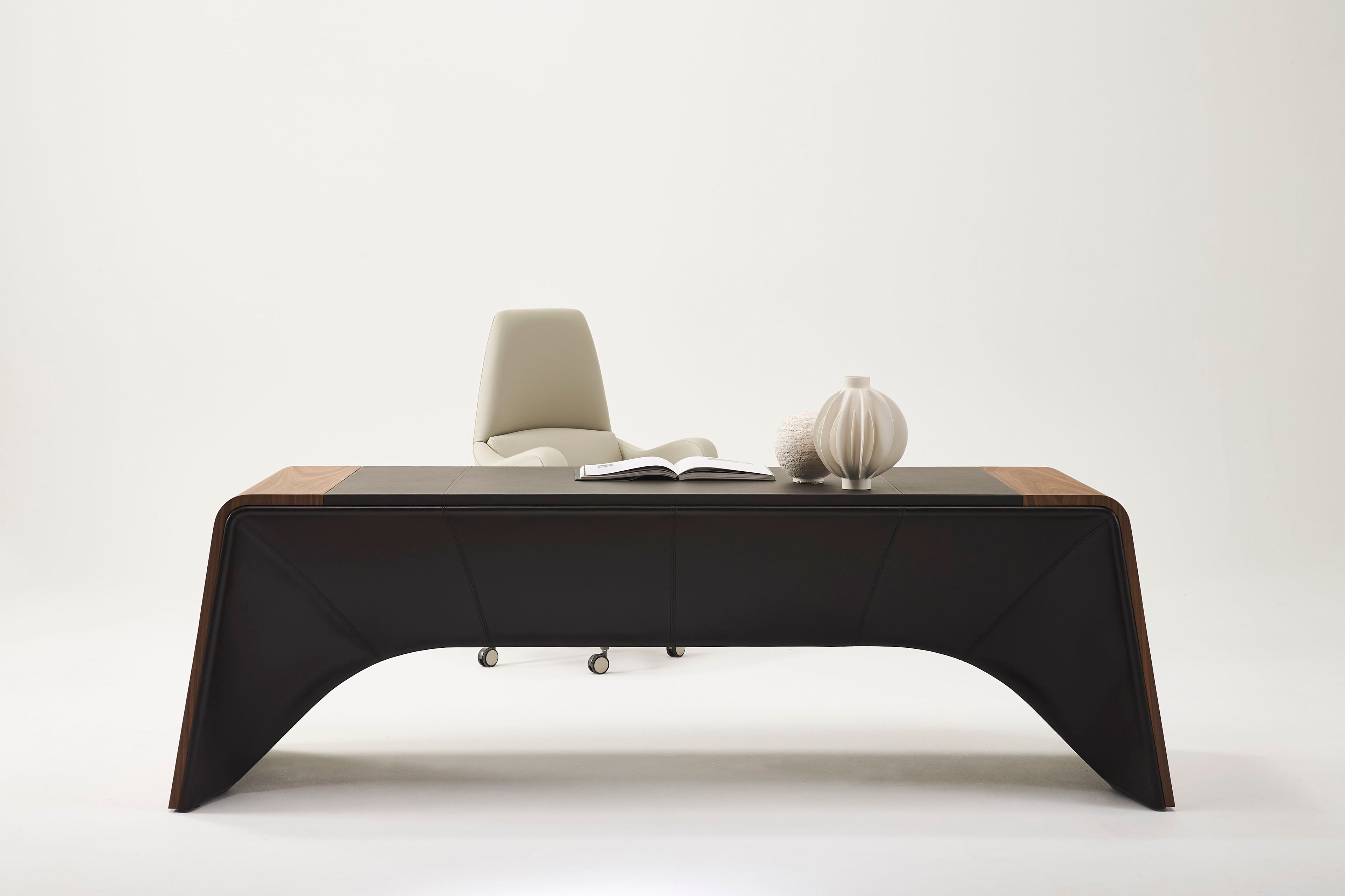 Кожаное офисное кресло с 5 спицами Casa Covre SANREMO ARCH-00144391 - Вид №3