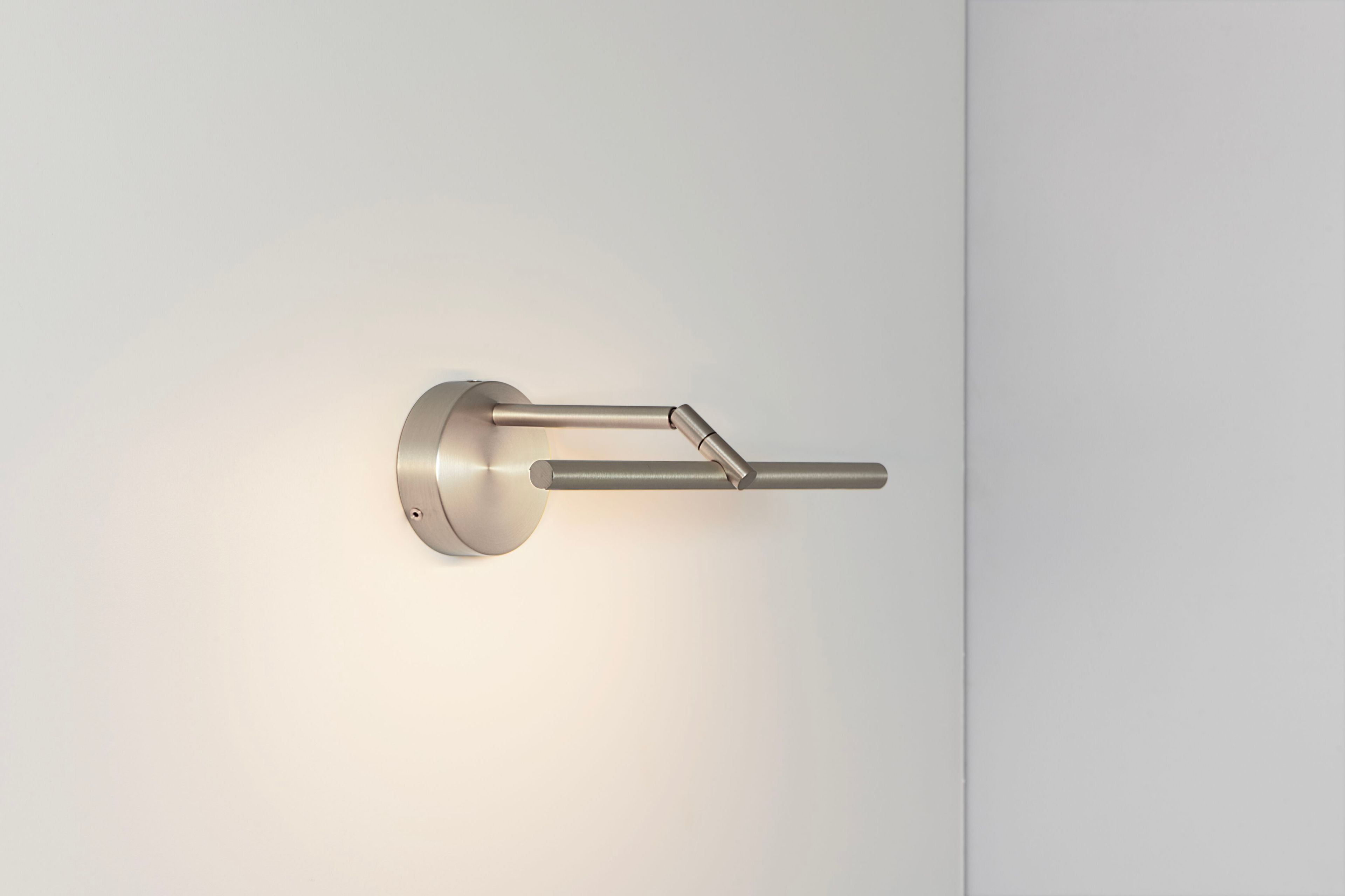 Латунный светодиодный настенный светильник для картин CVL Luminaires Airy ARCH-00003742 - Вид №6