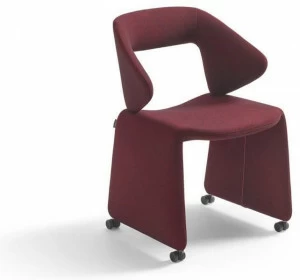 Artifort Мягкое кресло-санки из ткани на колесиках