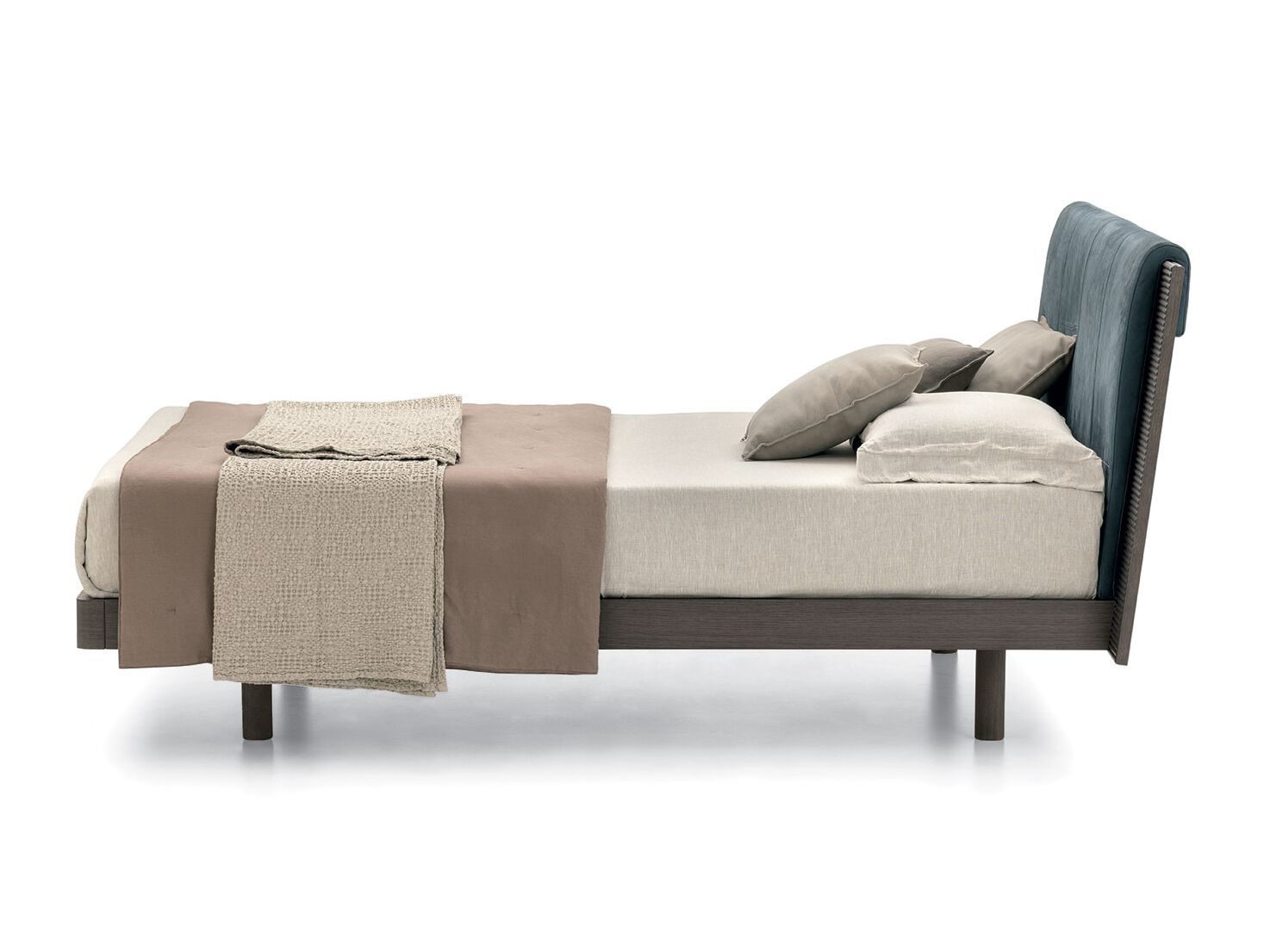 Деревянная двуспальная кровать с мягким изголовьем TOMASELLA BLISS ARCH-00088962 - Вид №1