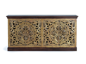 Шкаф с золотым листом с распашными дверями