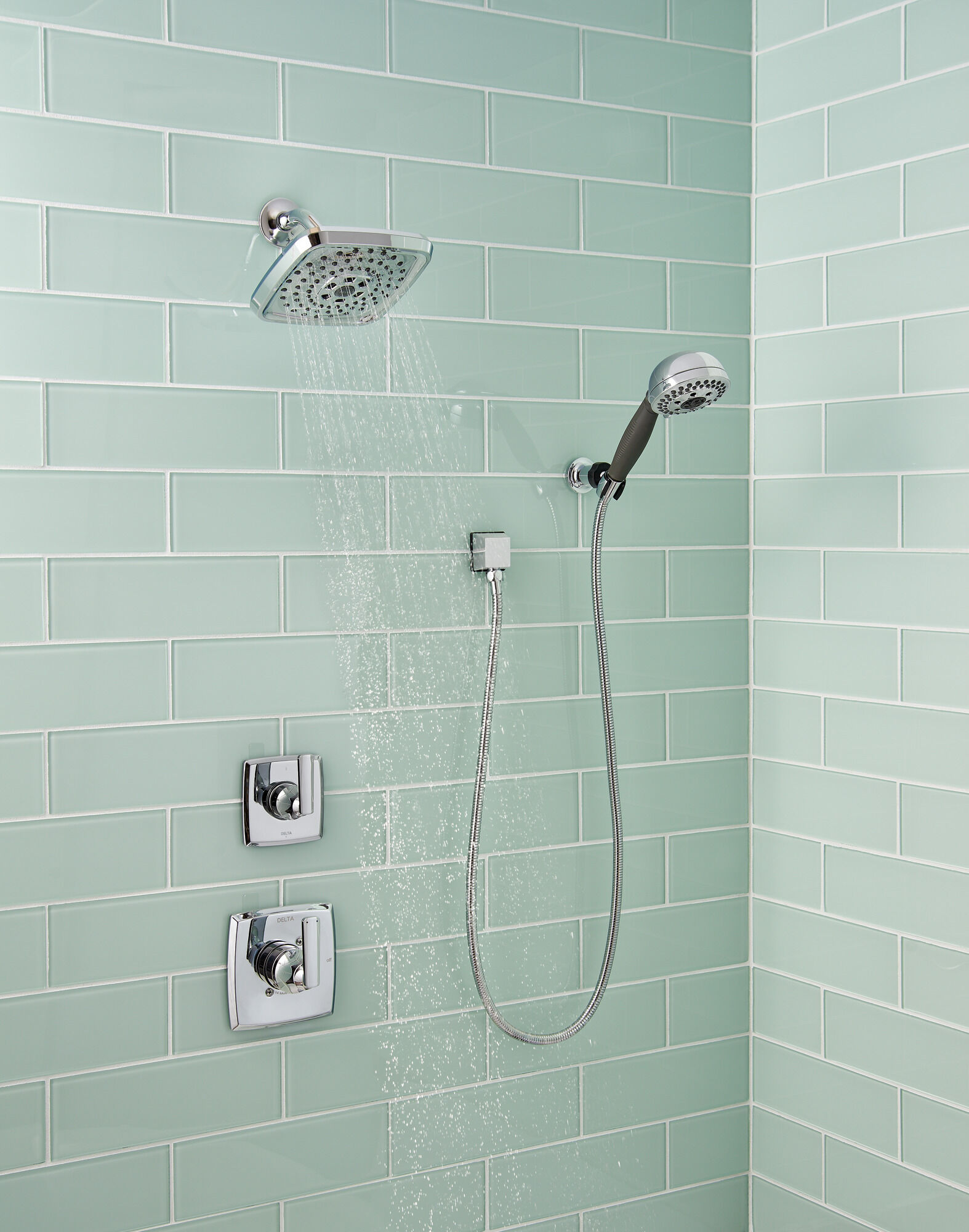 52690 H2Okinetic® 3-х позиционная душевая лейка Raincan Delta Faucet Universal Showering Хром  - Вид №13