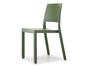 Стул из инженерного пластика