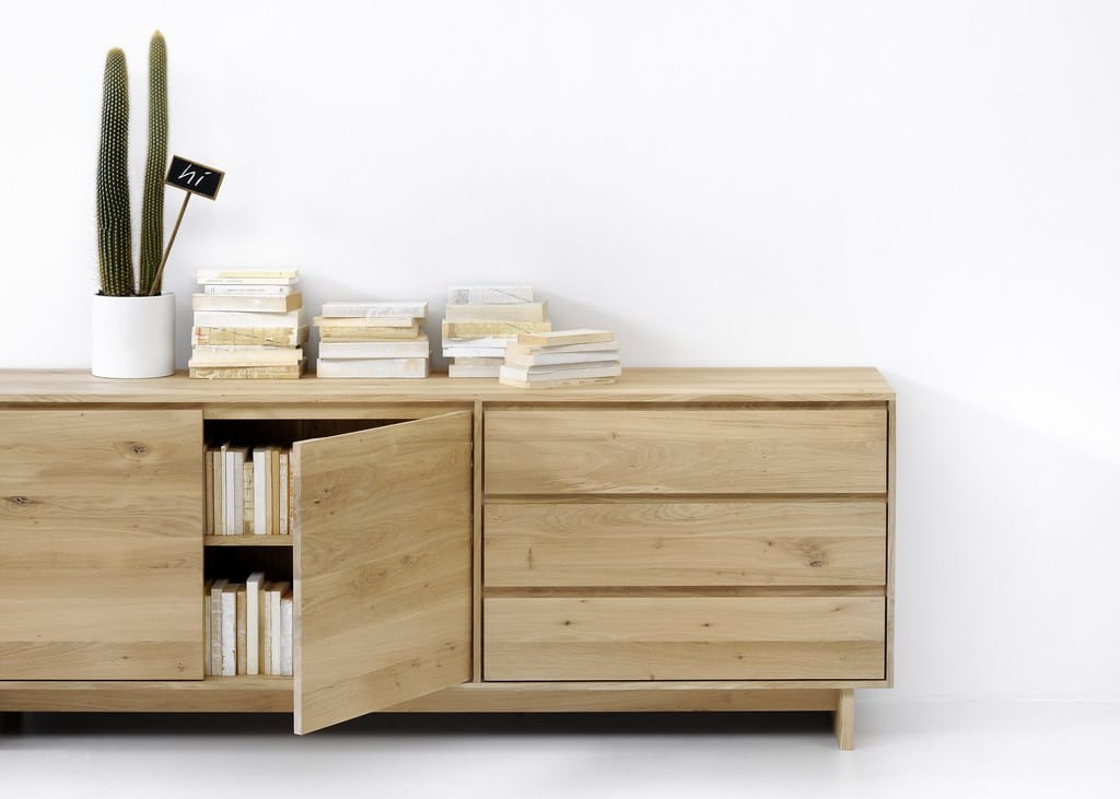 Шкаф из массива дерева с распашными дверцами с ящиками Ethnicraft Wave ARCH-00133239 - Вид №5