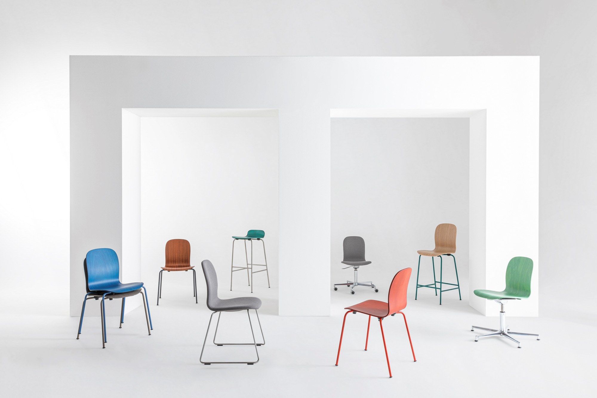 Тканевый регулируемый по высоте рабочий офисный стул с колесами CAPPELLINI Tate Soft ARCH-00038307 - Вид №2