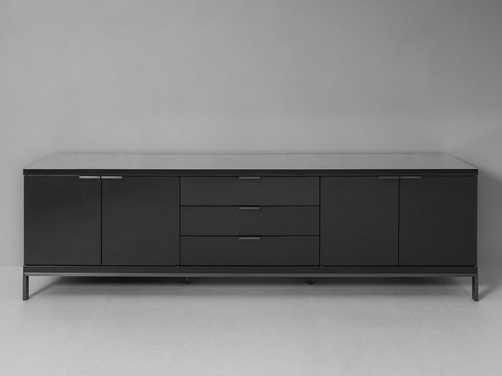 Шкаф из массива дерева с ящиками Van Rossum Примечание Bene ARCH-00007335