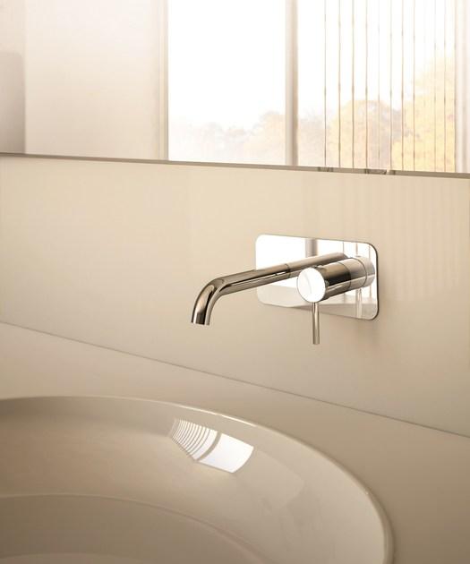 Fir Italia Смеситель для умывальника настенный с тарелкой Cleo 84 8410108 - Вид №1