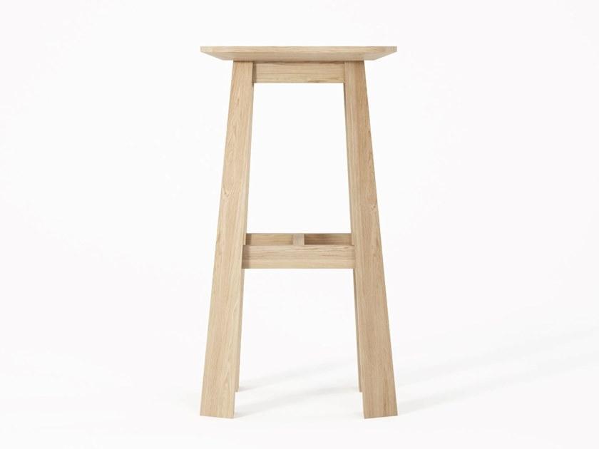 KARPENTER Высокий табурет из массива дерева с подставкой для ног East Ea13-oo, ea13-wo - Вид №1