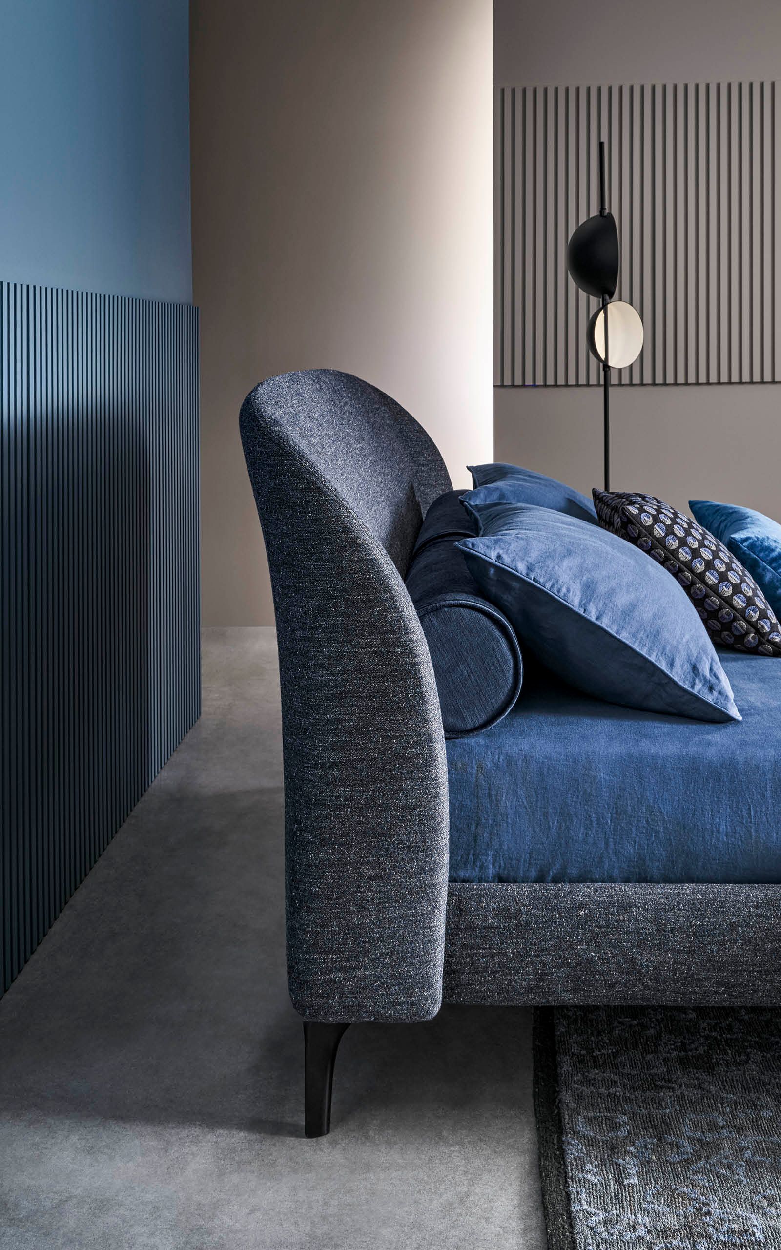 Двуспальная кровать с мягким изголовьем Twils Carnaby ARCH-00028590 - Вид №9