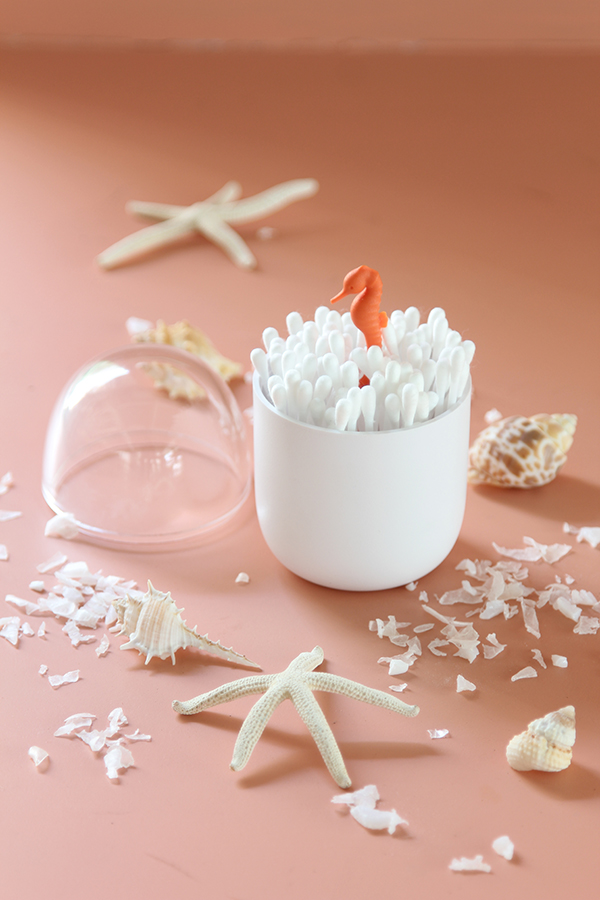 QL10314-CL-WH Контейнер для ватных палочек seahorse белый Qualy  - Вид №3