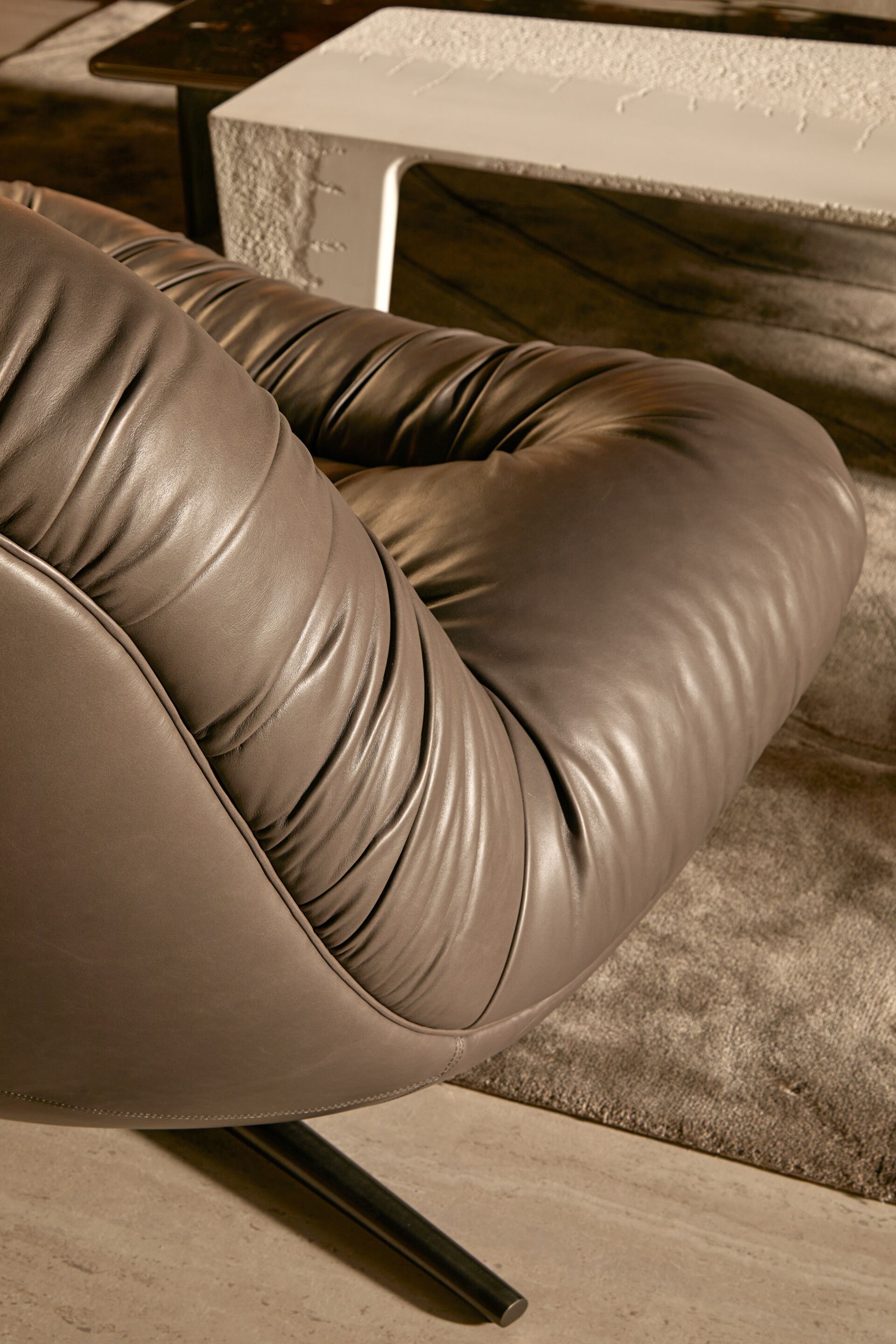 Вращающееся кресло из ткани и кожи Visionnaire AURA ARCH-00110208 - Вид №12