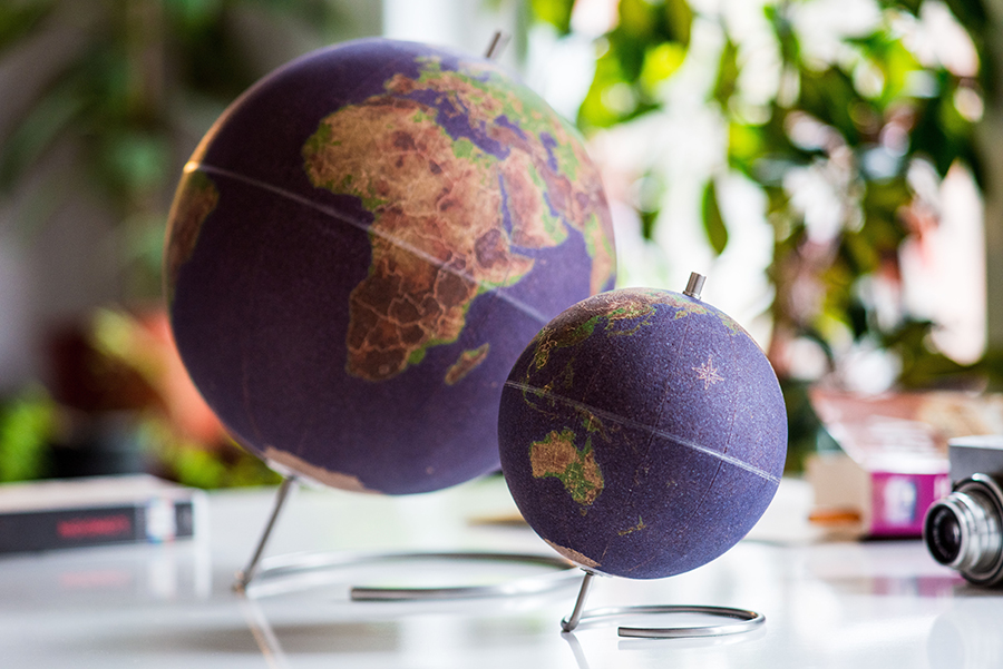 SK CORKGLOBE3 Глобус цветной colour большой Suck UK  - Вид №8
